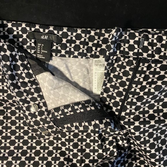 Printed shorts - Picture 3 of 3